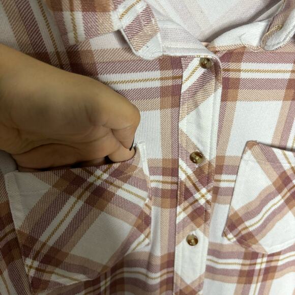 Eden & Olivia Plaid Button-Front Long Sleeve Roll Tab Shirt Women's Size: Medium - Picture 7 of 8